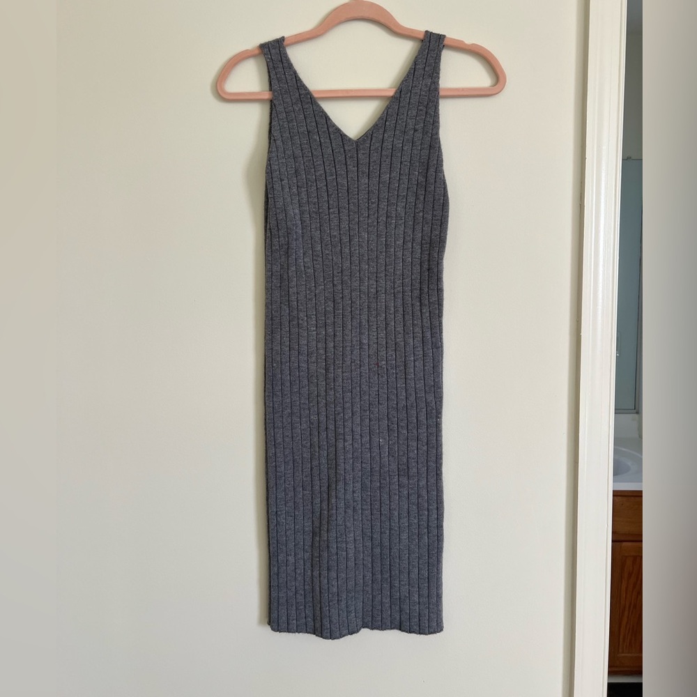 NET. 153 Chic Sleeveless Gray Midi Dress